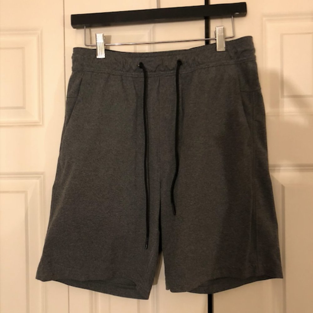 Mens Medium Gray American Eagle Shorts